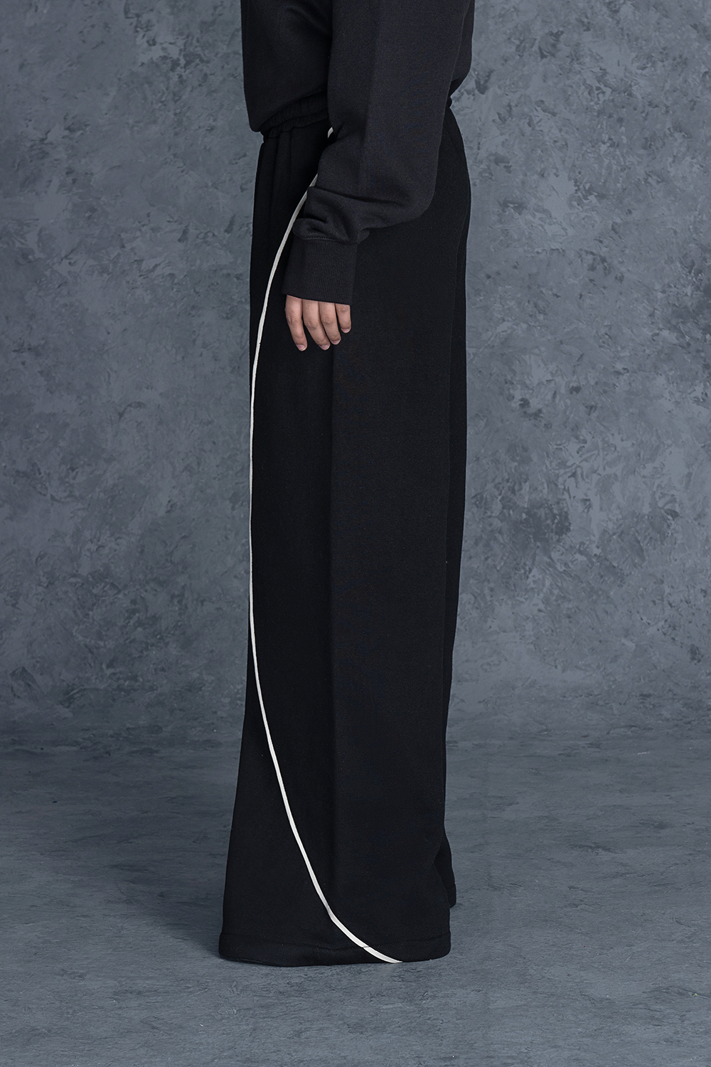 Mono Line Pants Female